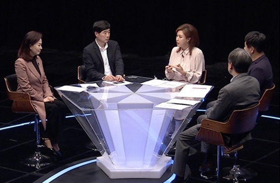 Seomin-Kim Ho-jung和Kim Min-jeon等班级的讲师们讨论了结束电晕19的情况和方法